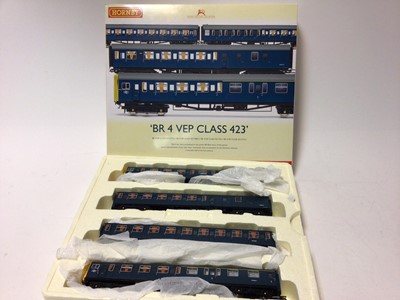 Lot 76 - Hornby OO gauge BR 4 VEP Class 423 Train Pack R2946 boxed