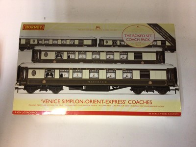 Lot 78 - Hornby OO gauge Venice Simplon Orient Express coaches, coach pack R4254, 'The Blue Pullman' coaches R4310 both boxed (2)