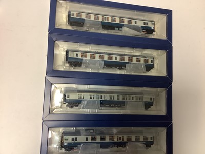 Lot 84 - Bachmann OO gauge Class 411  four car EMU set BR blue and grey 7134 31-427A boxed