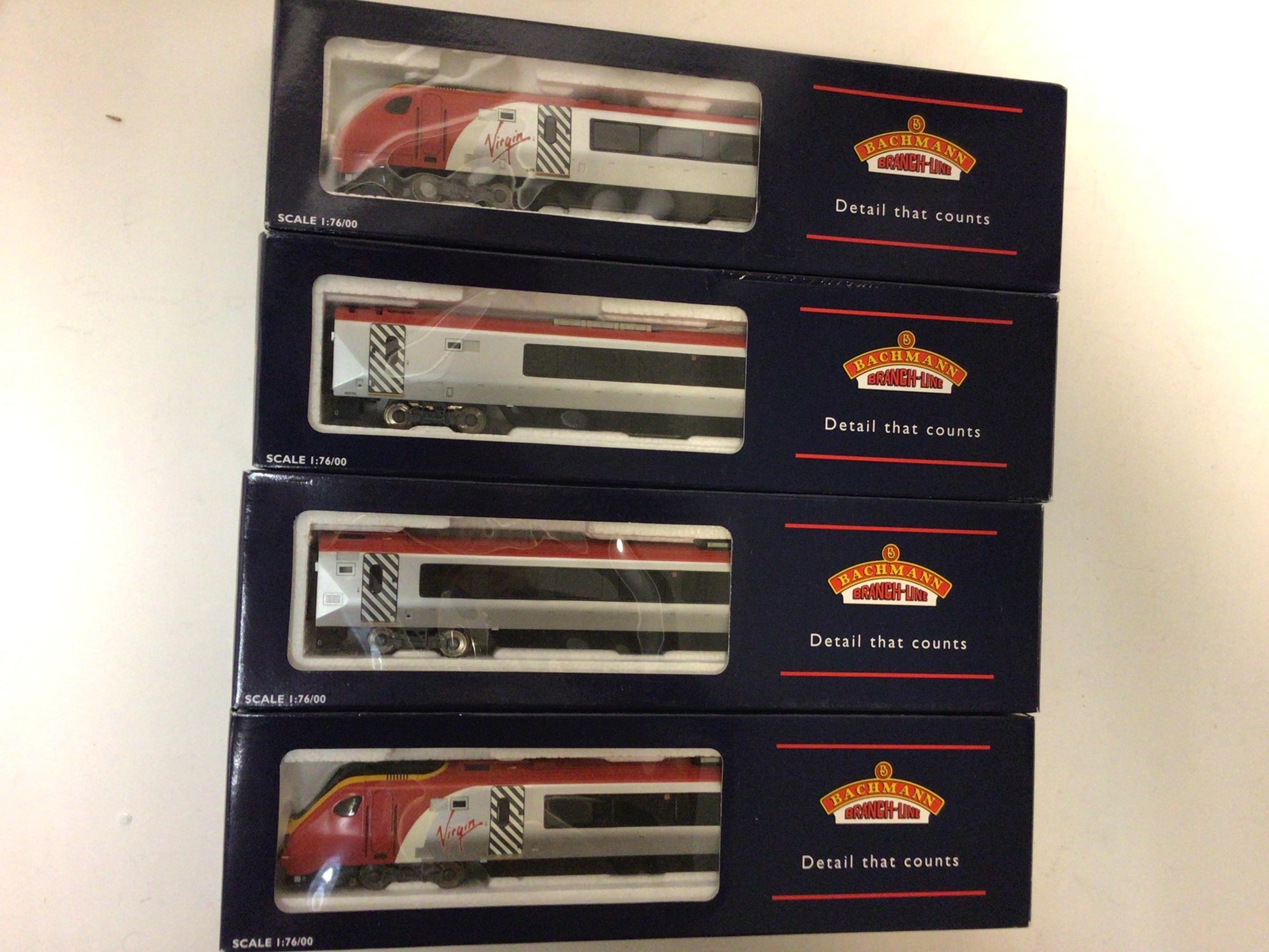 Lot 94 Bachmann Oo Gauge Class 220 Virgin Voyager 3771