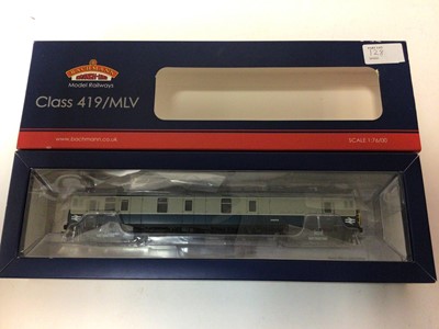 Lot 128 - Bachmann OO gauge Class 419 Motor Luggage Van BR blue and grey 31-627 plus 31-268, 31-269, 31-267Z all boxed (4)