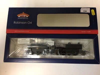 Lot 132 - Bachmann OO gauge Class E4 473 Southern green 35-076, C Class 271 SE & CR lined green 31-463, Robinson 04 63601 BR black late crest 31-001 all boxed (3)
