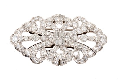 Lot 634 - Art Deco diamond double clip brooch