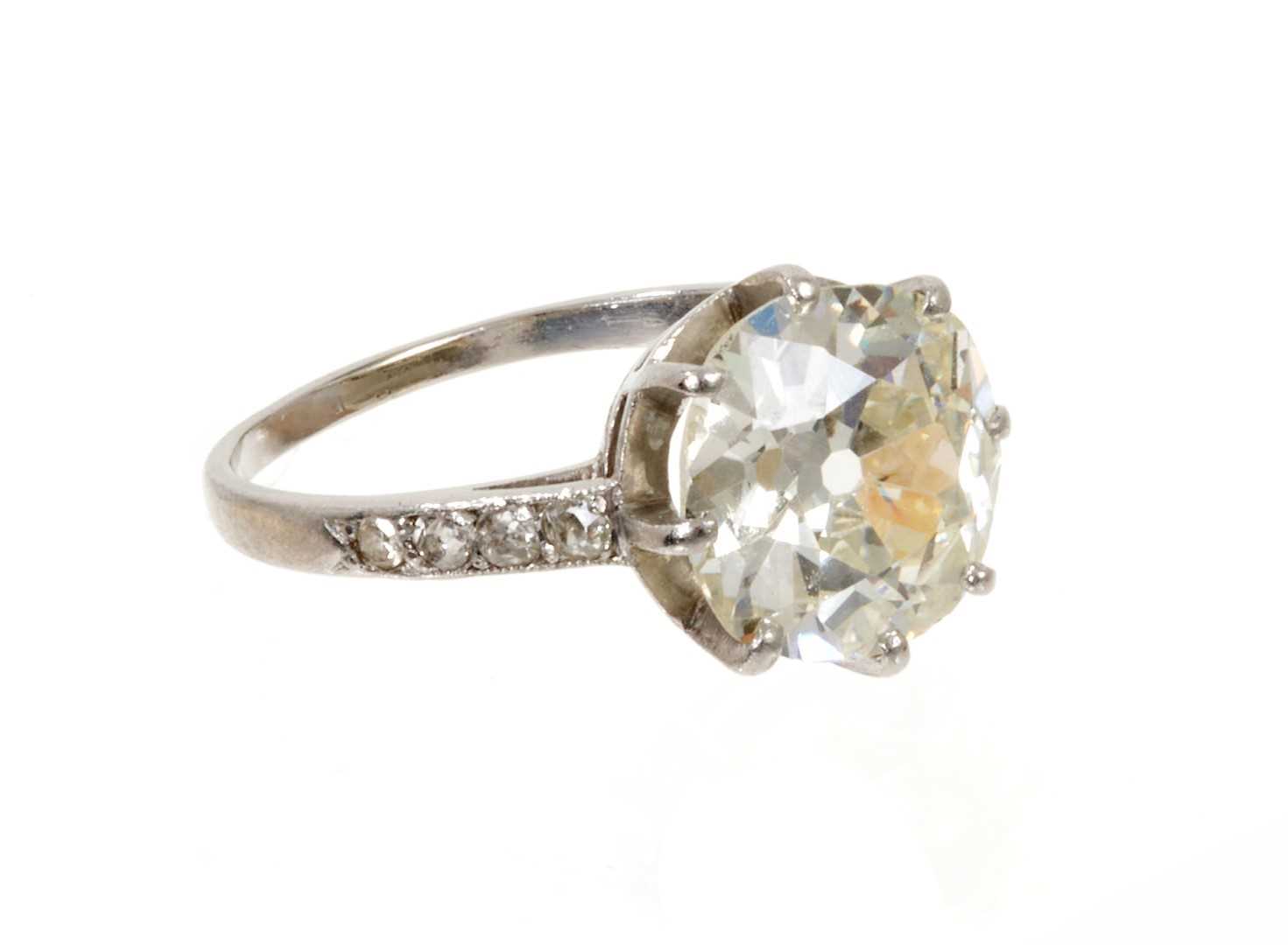 Lot 632 - Diamond single stone ring with an old cut diamond weighing approximately 3.20cts