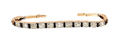 Lot 635 - Art Deco diamond bracelet