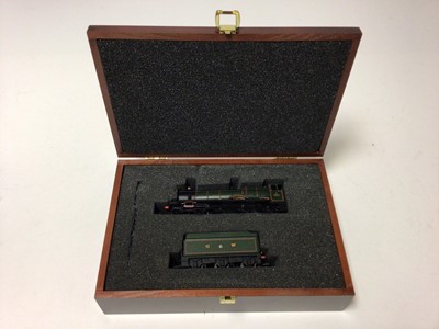 Lot 182 - Bachmann Limited Edition 135/2000 OO gauge GWR green "Raveningham Hall" 6960 locomotive and tender, in presentation wooden box, plus certificate