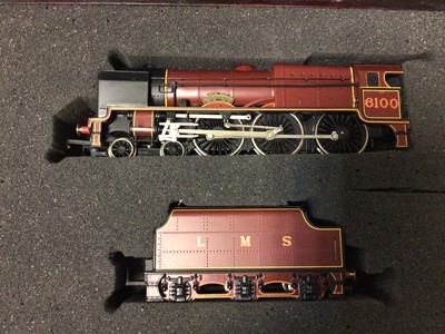 Lot 184 - Bachmann Limited Edition 3649/4000 OO gauage LMS red "Royal Scot" 6100 locomotive and tender, in presentation wooden box, plus certificate