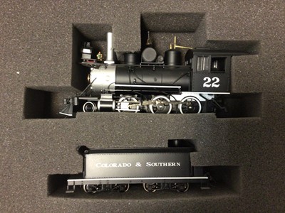 Lot 191 - Bachman Spectrum Master Railroader Series "ON 30" 2-6-0 Colorado &Southern 22 locomotive and tender, No 25223, plus "ON 30" Colorado & Southern 75 coach No 26323, both boxed (2)