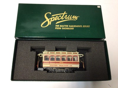 Lot 193 - Bachmann Spectrum Master Railroader Series "ON30" 2-4-4 Forney (DDC Sound) SR & RL locomotive No 25494, plus "ON30" United Traction Co closed street car No 25128, both boxed (2)