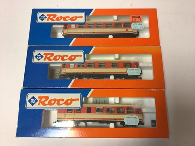 Lot 195 - Rocco OBB Class 1099 007-5 Austrian Federal Railway locomotive No 33212, plus Roco OBB Class 1099 09 Austrian Federal Railway locomotive together with three carriages Nos 34003, 34004 & 34001, all...