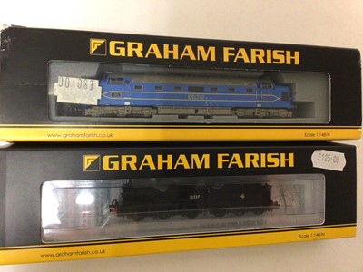Lot 200 - Graham Farnish by Bachmann N gauge Delta Prototype DP1 diesel locomotive with preserved blue livery No 372-920, plus C Class 31227 locomotive with BR Black early emblem livery No 372-777, both boxe...
