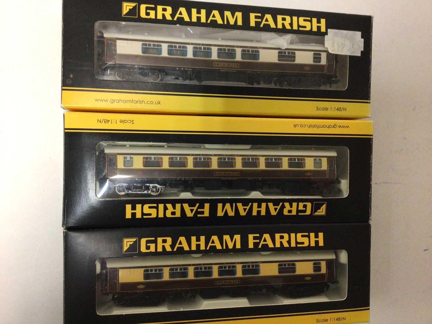 Lot 203 - Graham Farnish by Bachmann N gauge BR MK1 Pullman Umber & Cream coaches NO334 (x2) No 372-230B, NO349 No 374-210B, "Falcon" (x2) No 374-220B, "Amethyst" No 374-200B, plus Chocolate & Cream Restaura...
