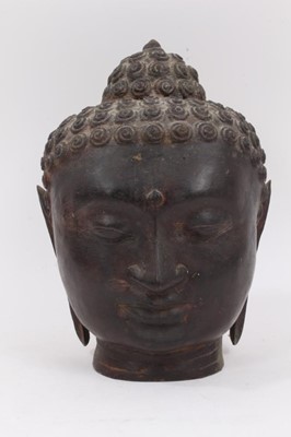 Lot 903 - Tibetan bronze Buddha head