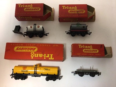Lot 258 - Triang OO gauge 4-6-2 Princess locomotive "Princess Elizabeth" 46201 R 50 and separate tender R 30, two BR carriages, R 21, four wagons and speed control unit R 42 with two right hand and two left...