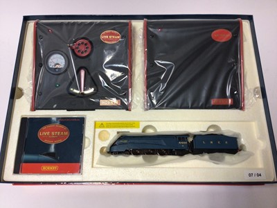 Lot 233 - Hornby OO gauge 4-6-2 Class A4 precision engineered Mallard live steam powered locomotive and tender, complete with accessories, boxed, R1041