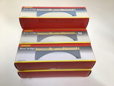 Lot 253 - Hornby OO gauge selection of boxed accessories including  Platforms, Viaduct, Riverbridge, Girder Bridge, various track supports, plus Gaugemaster underlay and unboxed accessories (qty)