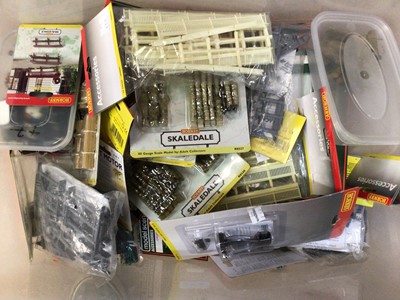 Lot 254 - Hornby OO gauge selection of accessories including Crossings, points, signals and others plus additional manufacturers (qty)