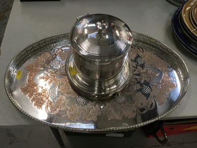 Lot 473 - Good quality silver plated biscuit barrel and plated oval tray (2)