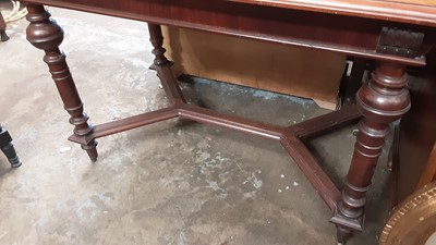 Lot 1247 - Victorian walnut library table