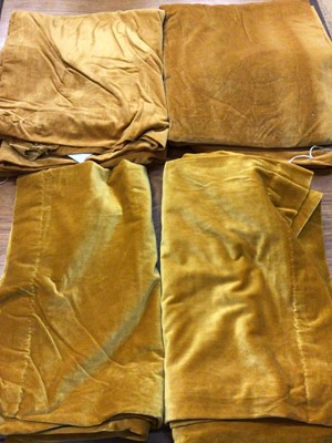 Lot 806 - 2 boxes velvet curtains