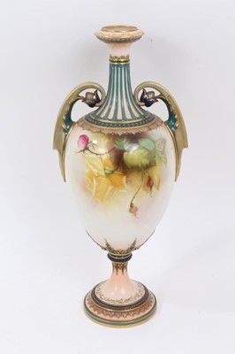 Lot 215 - Worcester vase