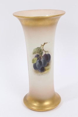 Lot 224 - Worcester vase