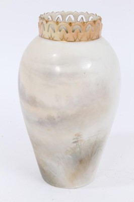 Lot 222 - James Stinton pheasant vase