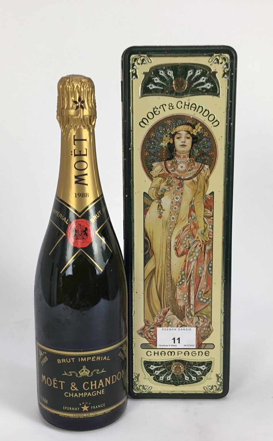 Lot 11 - Champagne - one bottle, Moët & Chandon 1988, in original tin box