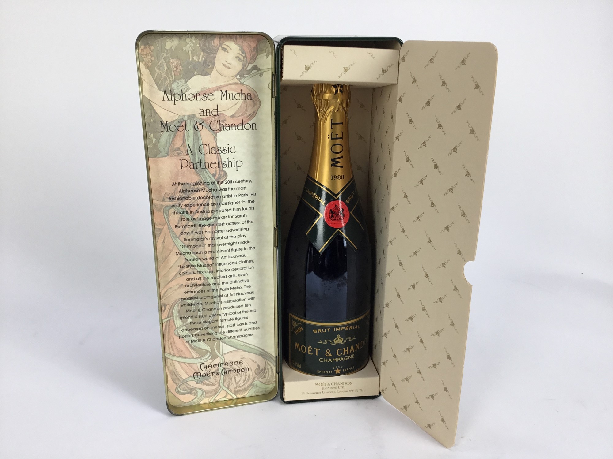 Lot 11 - Champagne - one bottle, Moët & Chandon 1988,
