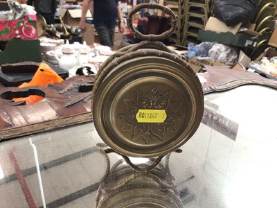 Lot 91 - Victorian desk clock in drum shape brass case