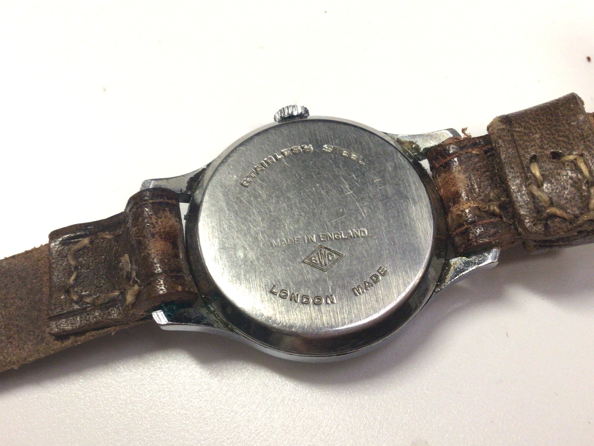 Lot 15 - WWII military Silvana Antimagnetic wristwatch