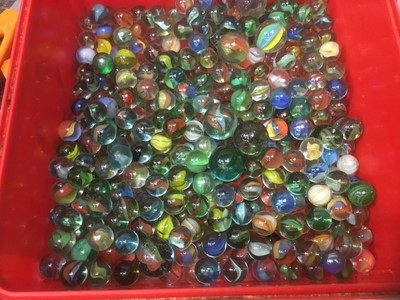 Lot 152 - Collection of old marbles