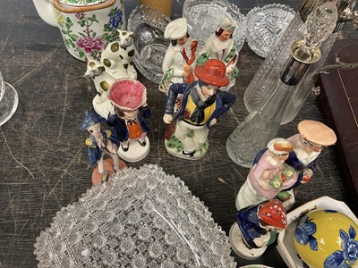Lot 141 - Miscellaneous ceramics and glass