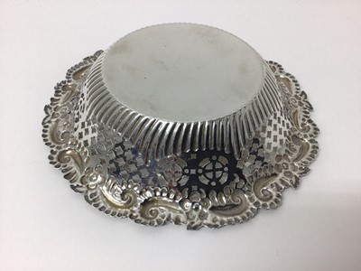 Lot 105 - Victorian pierced silver dish by Matthew John Jessop, London 1896