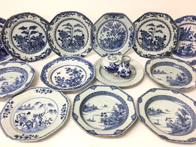 Lot 382 - Collection of Chinese blue and white export porcelain dishes
