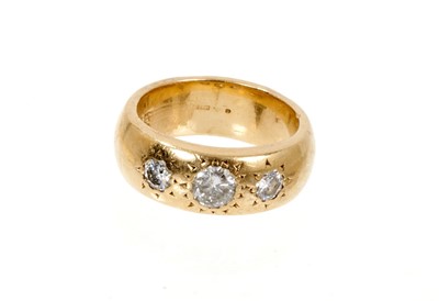 Lot 676 - Victorian style diamond three stone ring with three brilliant cut diamonds in gypsy style setting