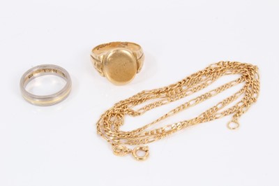 Lot 690 - Victorian 18ct gold signet ring engraved ‘Mizpah”, 18ct white and yellow gold wedding ring and an 18ct gold chain (3)