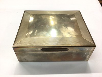 Lot 1049 - Silver cigarette box (Birmingham 1950)