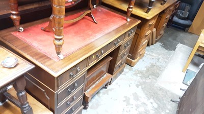 Lot 1322 - Reproduction mahogany twin pedestal desk with inset leather lined top and eight drawers below, 122cm wide, 61cm deep, 77cm high