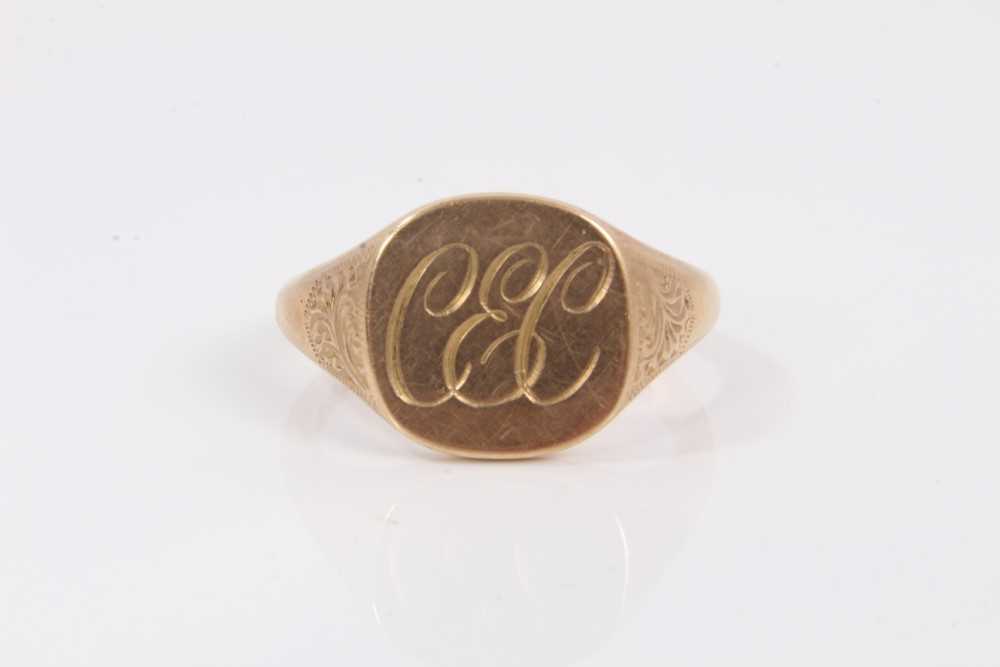Lot 145 - 9ct gold signet ring with engraved initials, size U½