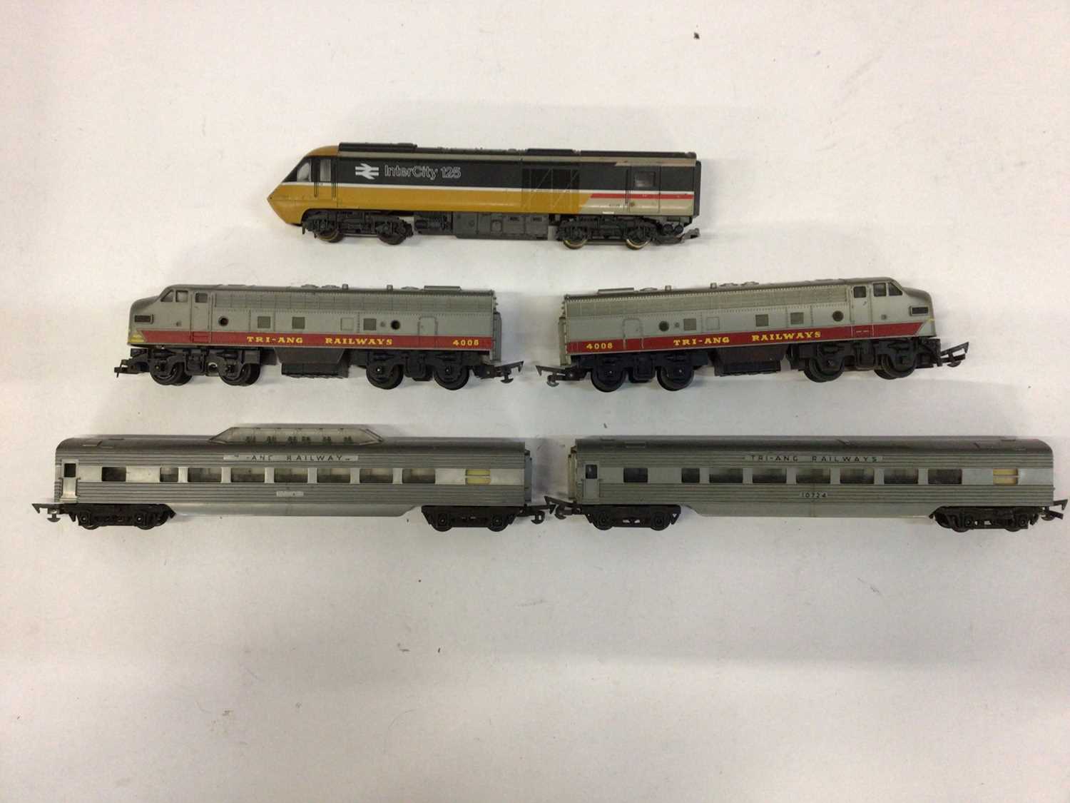 Lot 1833 - Intercity trains and carriages and Triang train and carriages