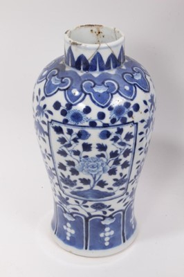 Lot 213 - Group of Chinese objects