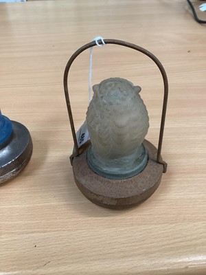 Lot 485 - Two Pifco night lights in the form of an owl and a building (2)