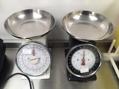 Lot 17 - A Kitchen Aid 5KPM50 enamelled electric food mixer with stainless steel bowl, George Foreman 18471 electric griddle, cables and plug, plus two 5 kg scales