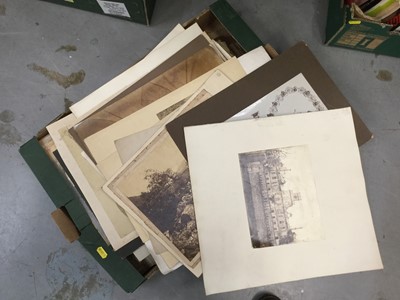 Lot 512 - Large quantity of old photographs