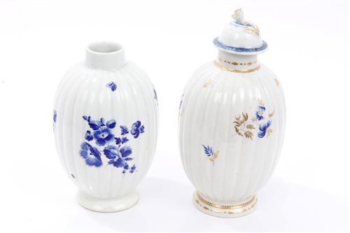 Lot 5 - 18th century Worcester fluted tea canister and...