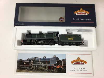 Lot 19 - Bachmann 00 gauge Crab 2715, LMS lined black, 32-178, N Class 1406, SR with slope sided tender, 32-160, V2 4771 Green Arrow, LNER Doncaster Green (National Collection), 31-550A, boxed (3)