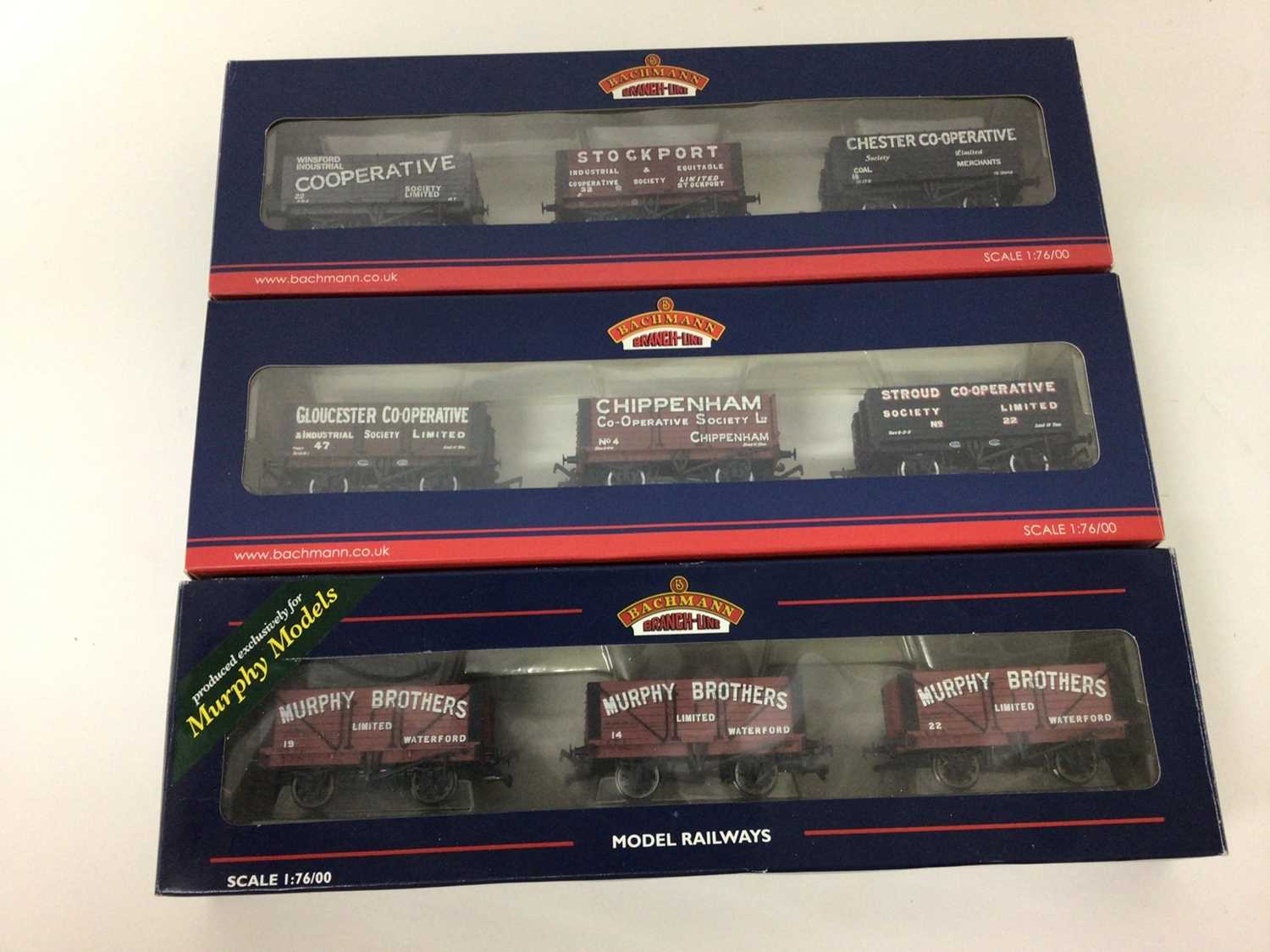 Lot 23 - Bachmann 00 gauge selection of goods and rolling stock, boxed (15)