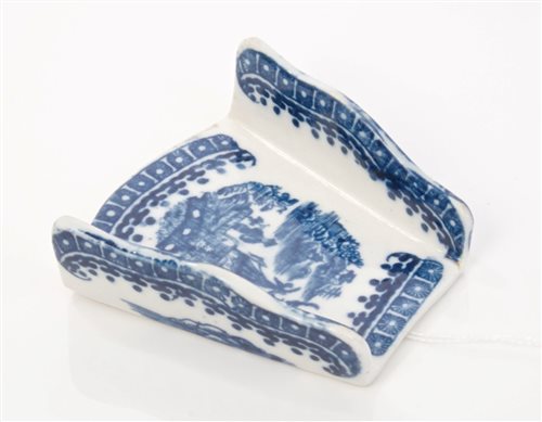 Lot 13 - 18th century Caughley blue and white asparagus...
