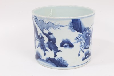 Lot 271 - A Chinese blue and white brush pot